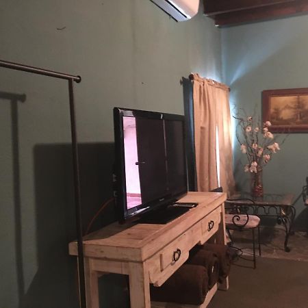 Hostal Dona Carlota Hotel Cuatrocienegas de Carranza Bagian luar foto